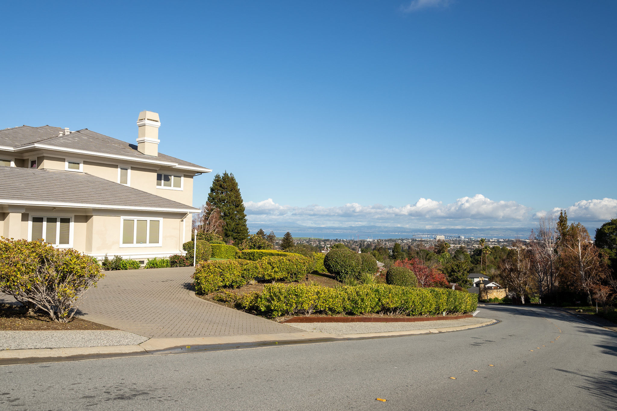 Baywood Knolls Ranch style home with a view of the city in San Mateo.