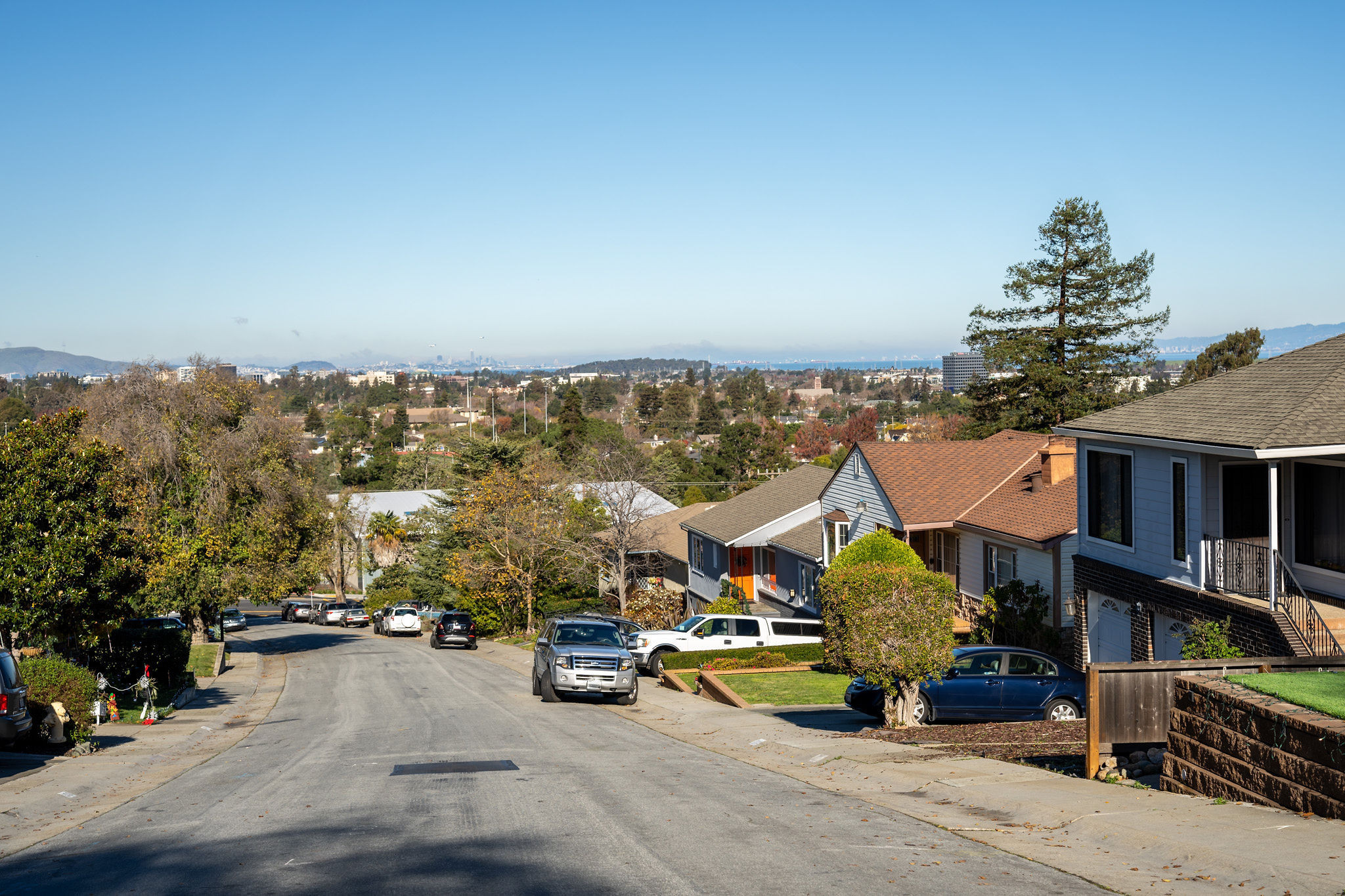 Mountain views  in the San Mateo Knolls area in San Mateo