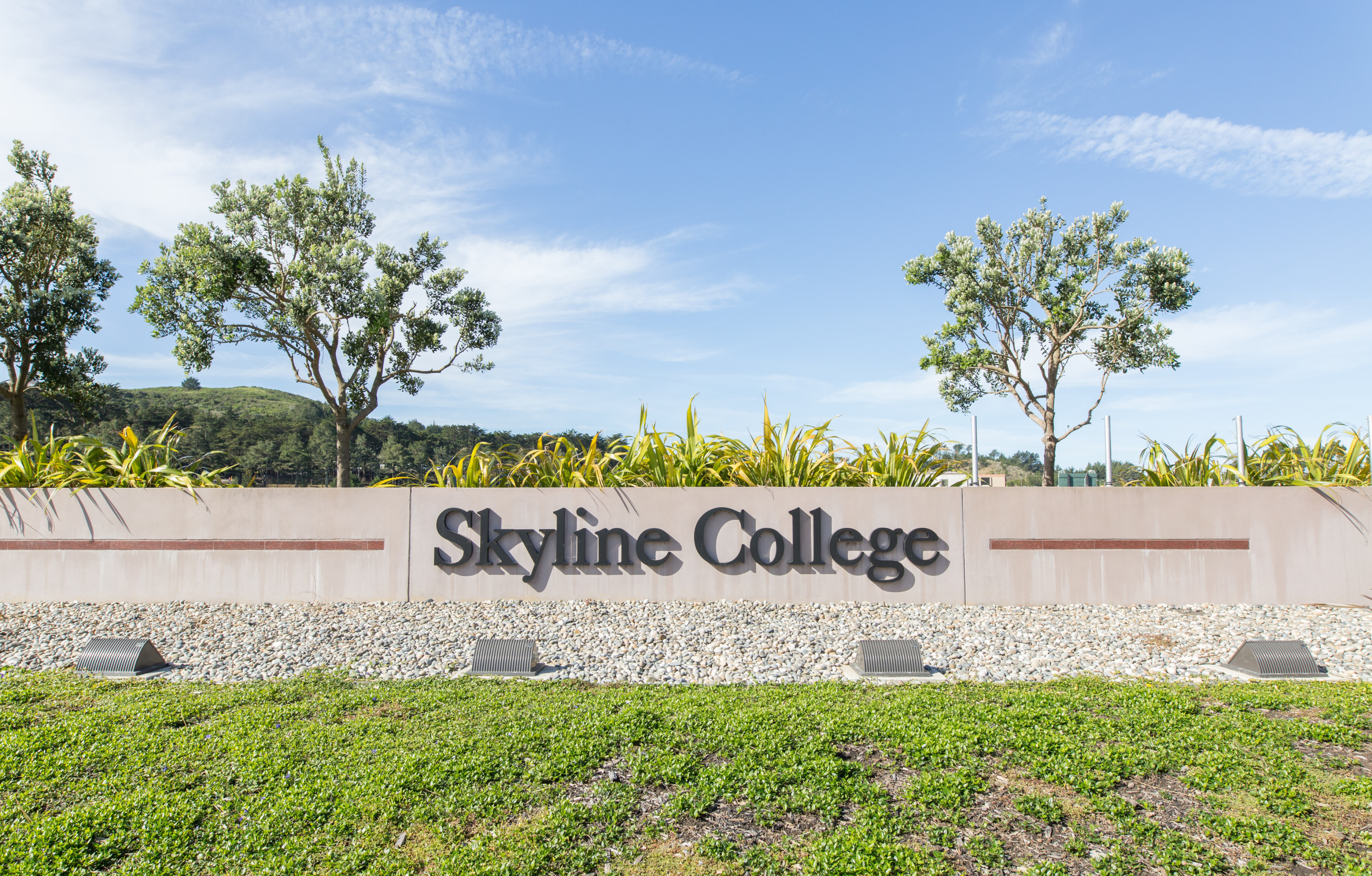 San Bruno Skyline College signage