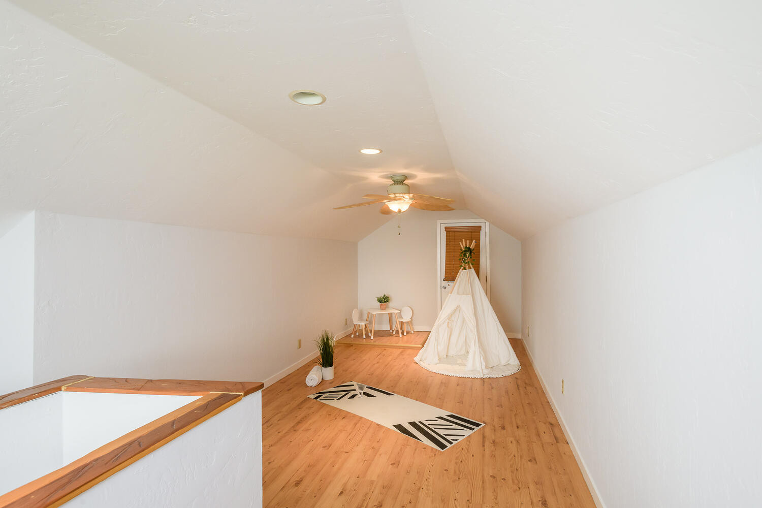 White interior finish in Burlingame Terrace area in Burlingame.