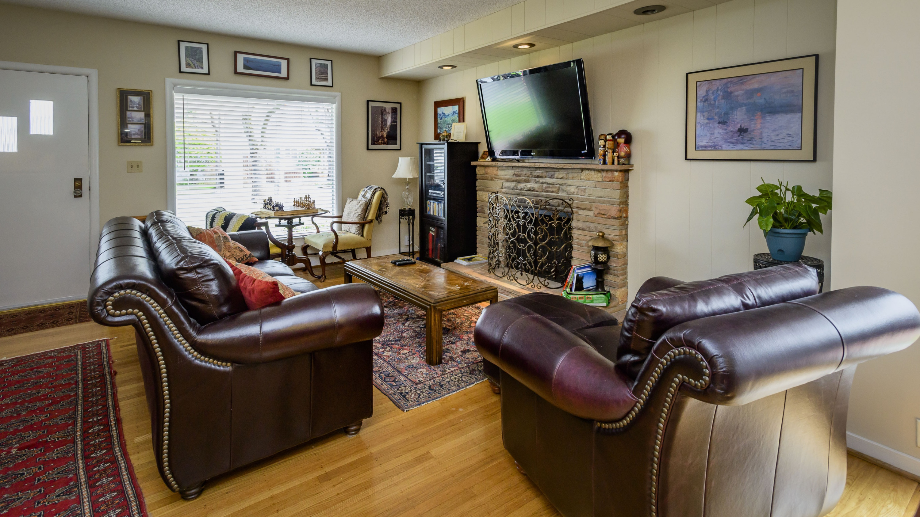 117 Occidental Avenue Living Room Fireguard in Burlingame Park Neighborhood in Burlingame.