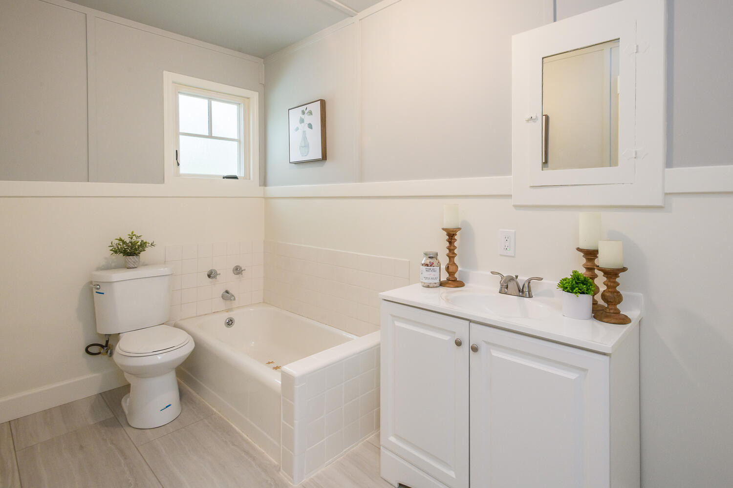 1309 Bernal Avenue Bathroom White Tub in Easton Addition area in Burlingame.