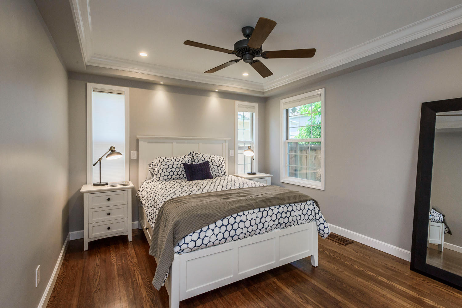 1418 Sanchez Ave Bedside Lamps in Burlingame Terrace/Easton Addition Neighborhood in Burlingame.