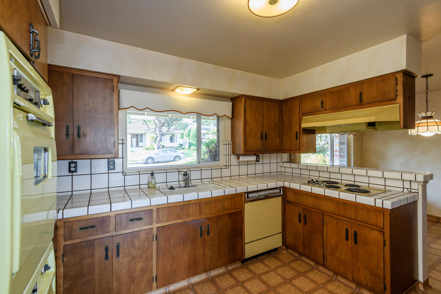 1610 Granada Drive Kitchen Dishwasher in Mills Estates Area in Burlingame.