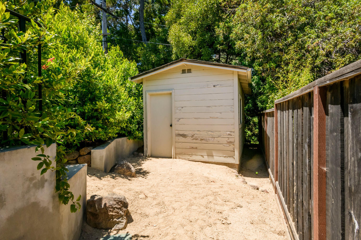 2508 Valdivia Way Shed in Ray Park Neighborhood in Burlingame.