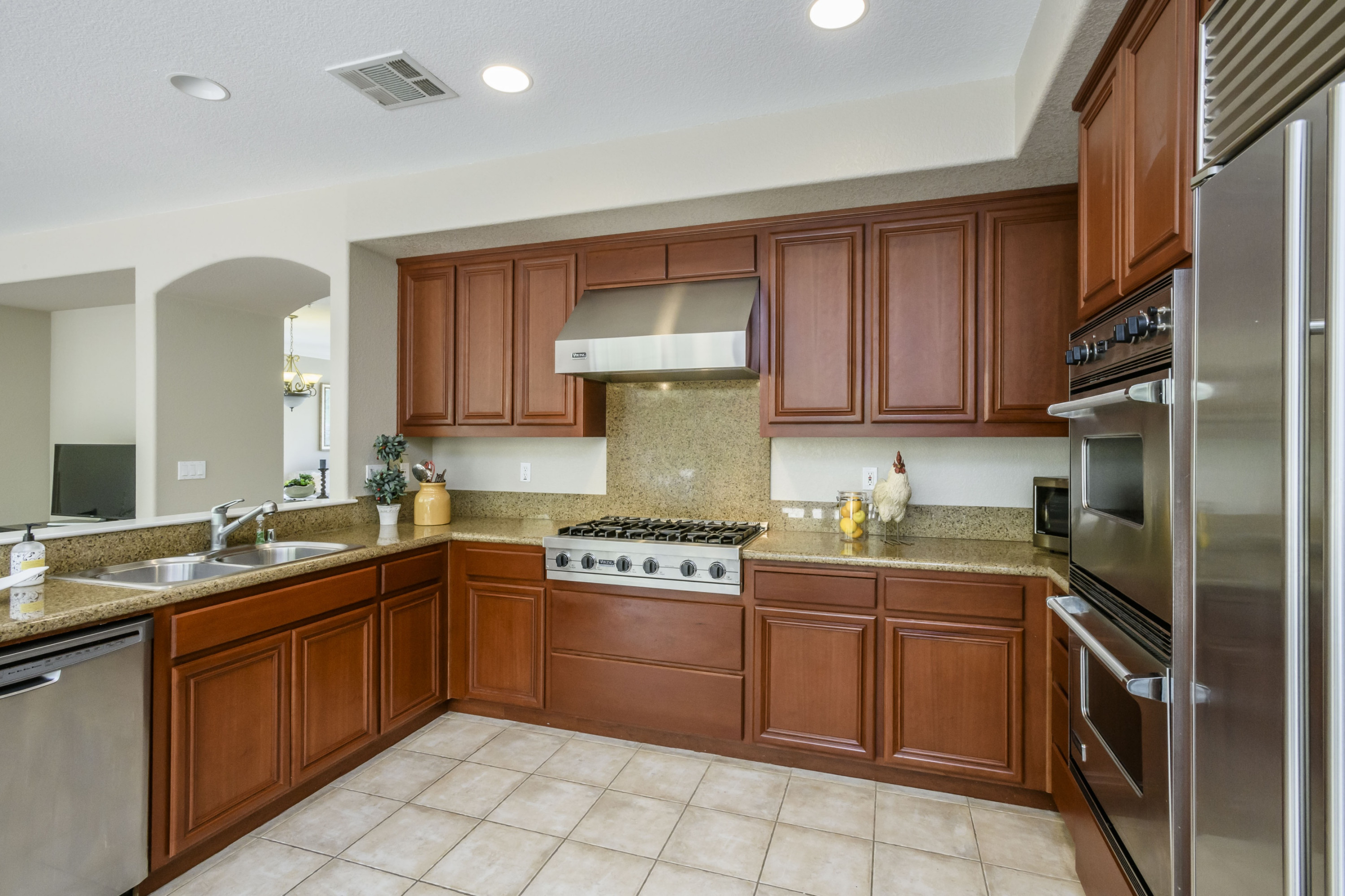6 West Way Kitchen Cabinetry in Mandalay Heights Neighborhood in South San Francisco.