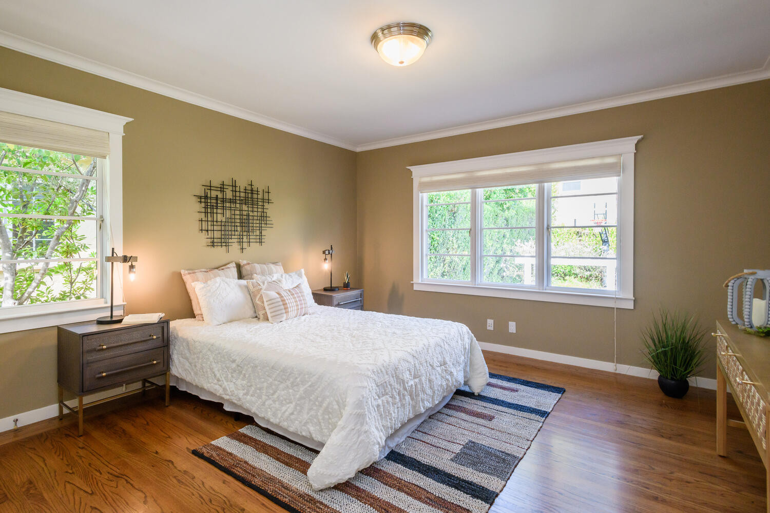 605 Harvard Road Bedroom area rug in Baywood area in San Mateo.