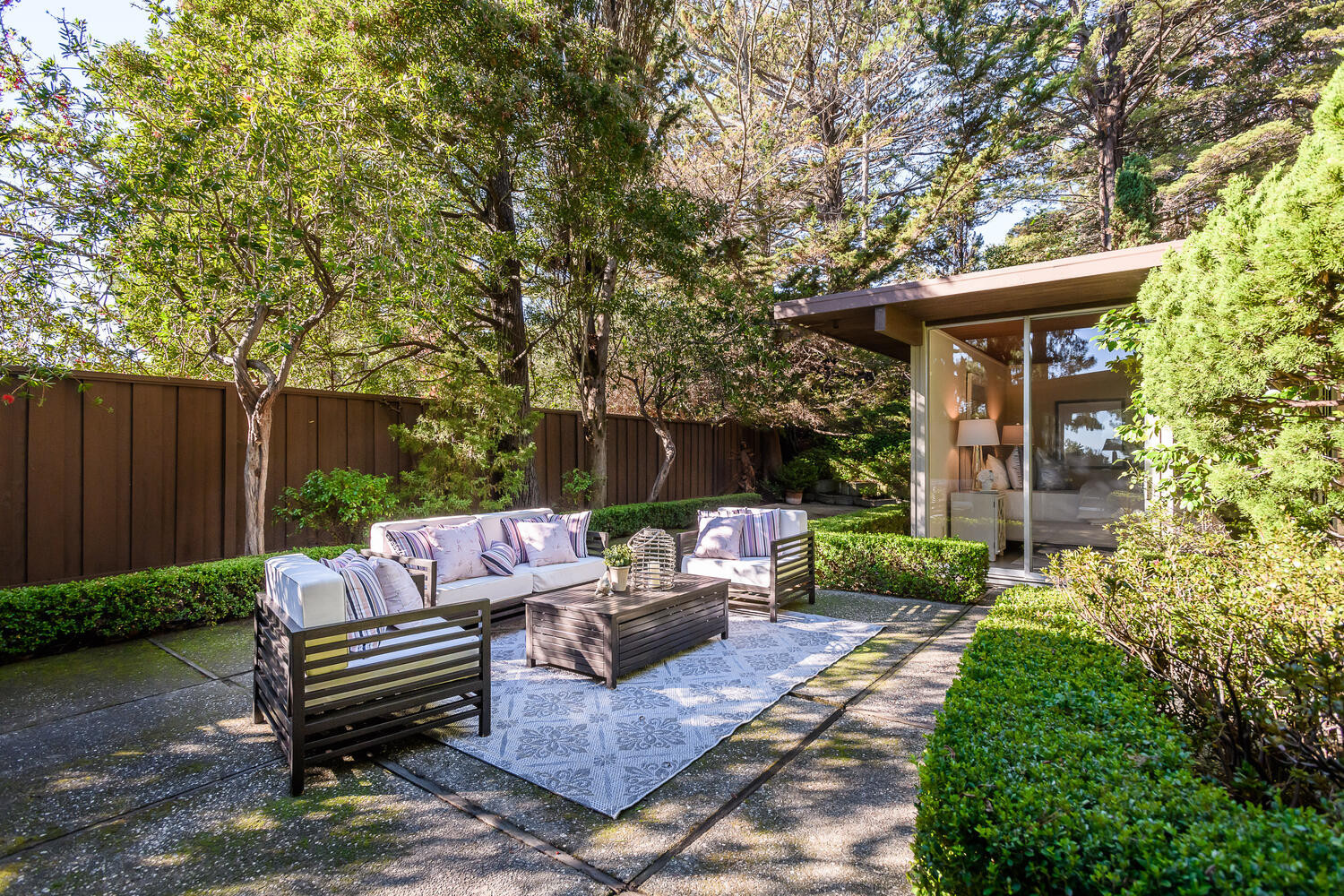 7 Mariposa Ct Patio chairs in the Mills Estate area in Burlingame.