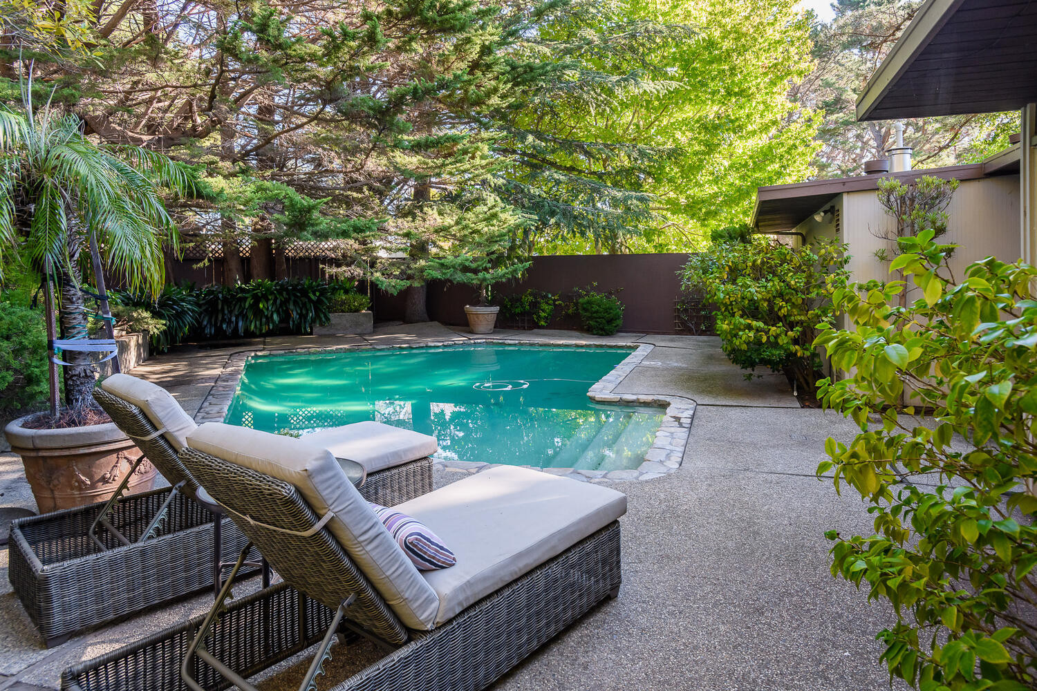 7 Mariposa Ct aggregate pool deck in the Mills Estate area in Burlingame.