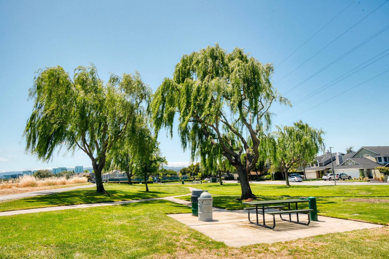 712 Gateshead Court Picnic Table in Sea Colony Neighborhood in Foster City.
